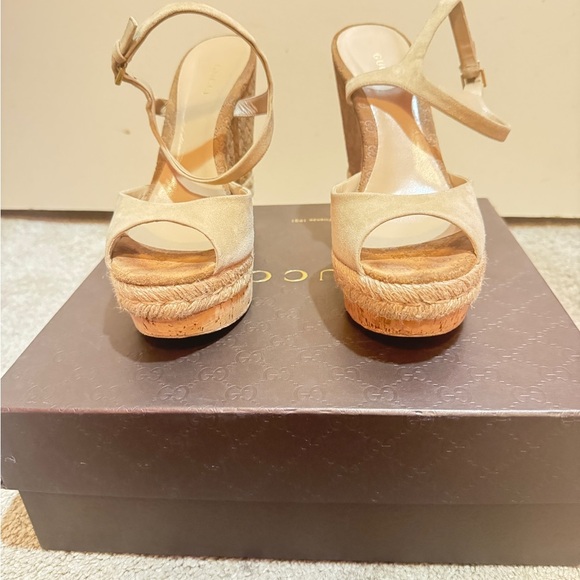 Gucci Tan Platform Sandals with Cork Soles. Size 38 - Picture 1 of 6